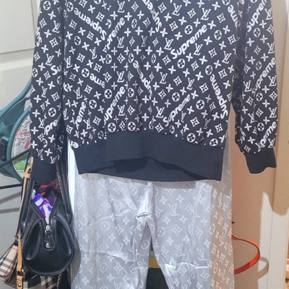 Hoodie And Pants lv Logo   Man Or Women